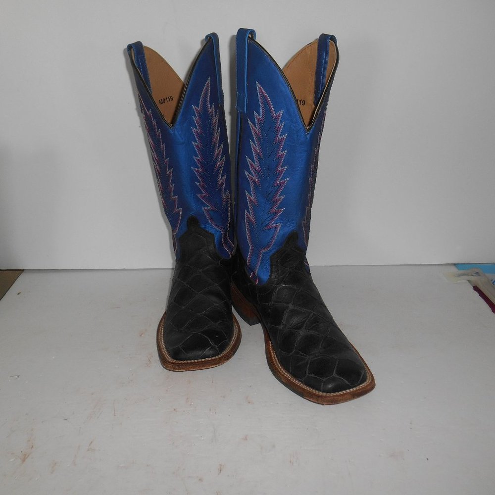 7 M Macie Bean Big Bass Print Black & Iridescent Blue, Slip Resistant Soles